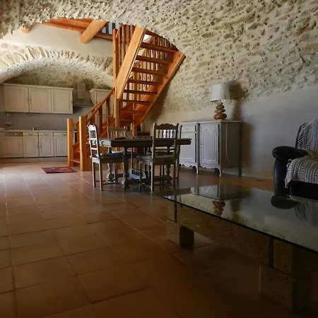 Holiday home Veritable Mas Provencal Comprenant 3 En Pleine Nature