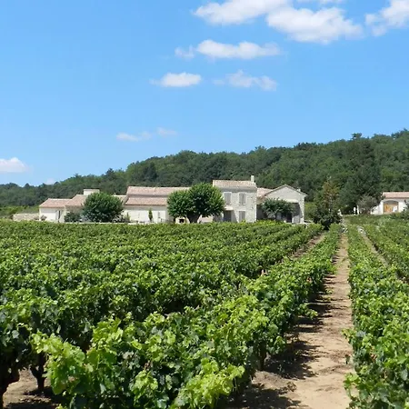 Veritable Mas Provencal Comprenant 3 En Pleine Nature * Cavillargues